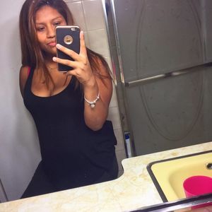 Meet your Posher, Esteffany